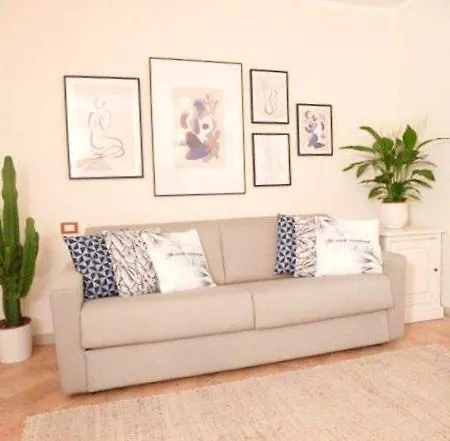 Apartment For Living *